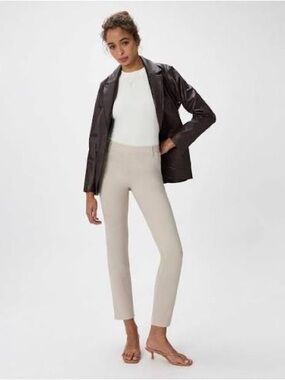 Quince NWT Ultra-Stretch Ponte Straight Leg Pant in Ecru, Size XS / 26